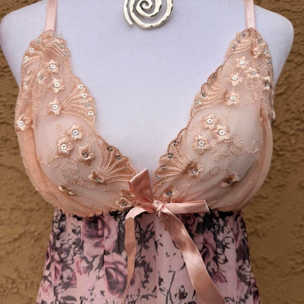 Pink floral babydoll dress/ top with bow detail and lace - Picture 2 of 8